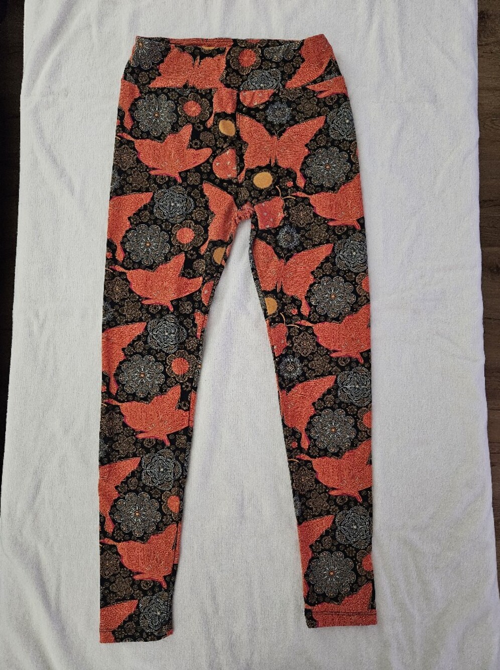LuLaRoe Butterfly Floral Medallion Leggings One Size OS Orange Black
